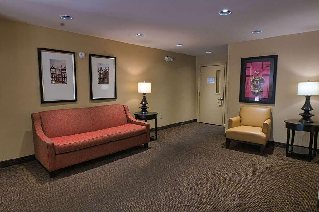 Suburban Studios Louisville East Beltér fotó