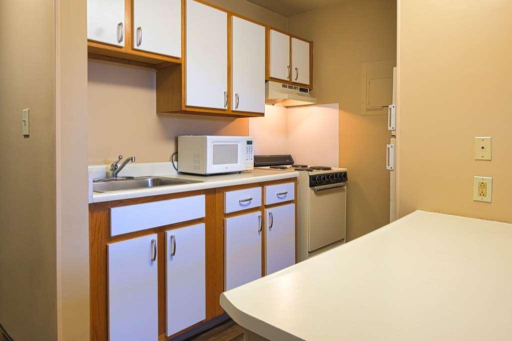 Suburban Studios Louisville East Szoba fotó
