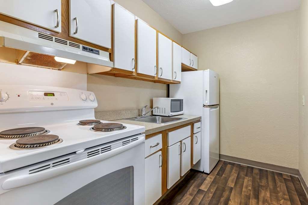 Suburban Studios Louisville East Szoba fotó